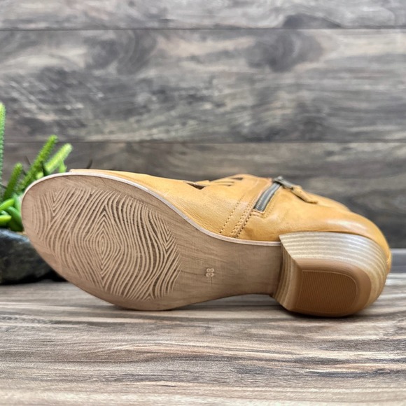 NIB Miz Mooz Current 38 7.5-8 Tan Leather Open Toe Cutout Heeled Sandal Wheat - Picture 7 of 12